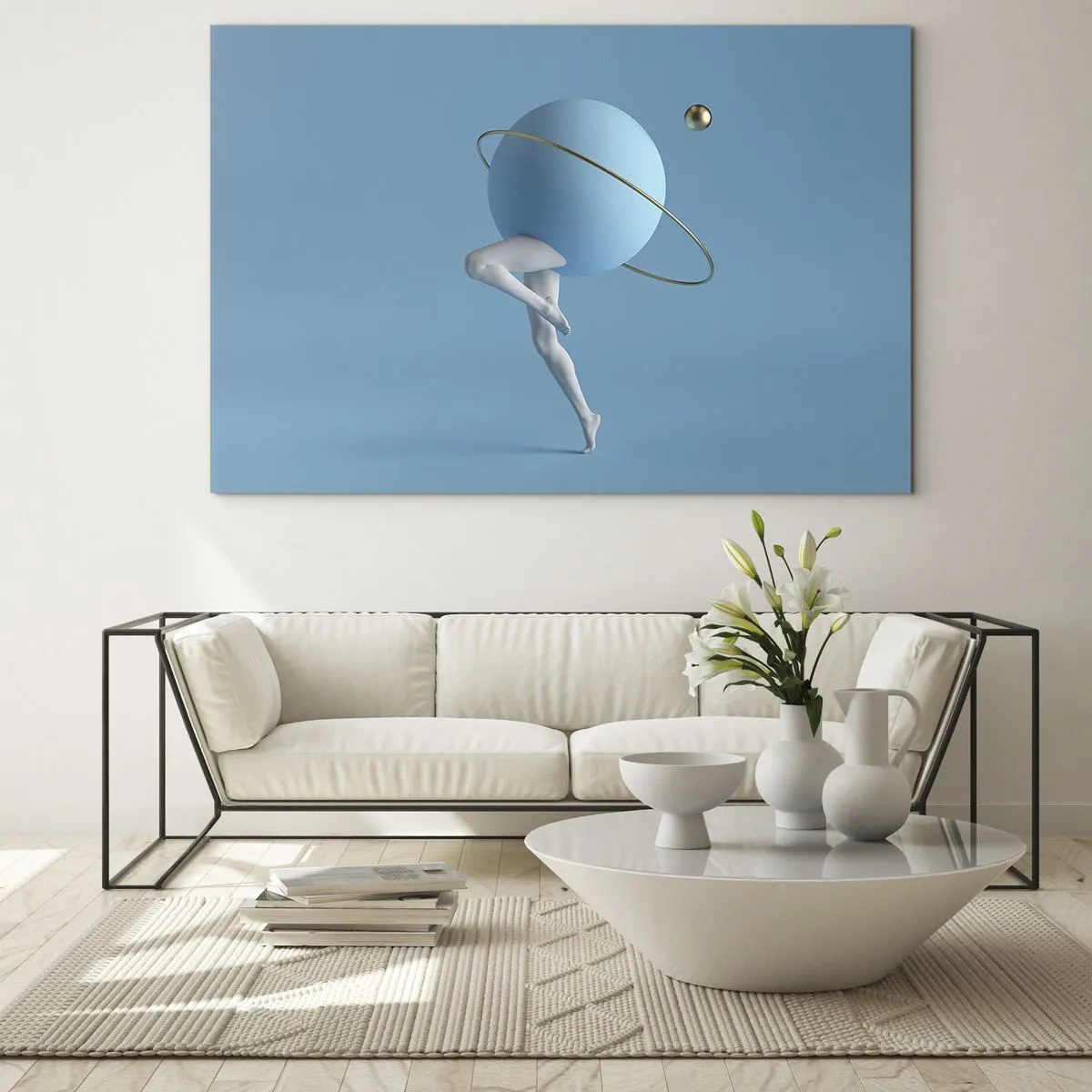 Obraz na szkle - Minimalistyczna kompozycja planety z ludzkimi nogami na błękicie - 70x50cm - A planety szaleją - Nowoczesna dekoracja ścienna do salonu i sypialni ARTTOR