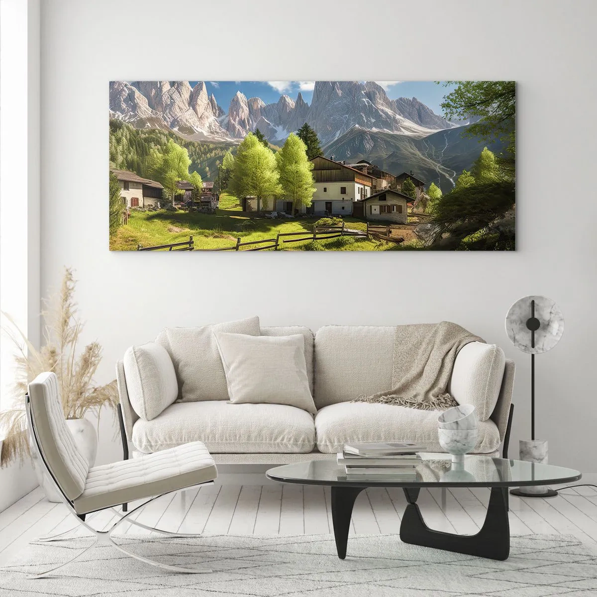 Obraz na szkle - Górska wioska z domami i widokiem na szczyty Alp - 120x50cm - Alpejska sielanka - Nowoczesna dekoracja ścienna do salonu i sypialni ARTTOR
