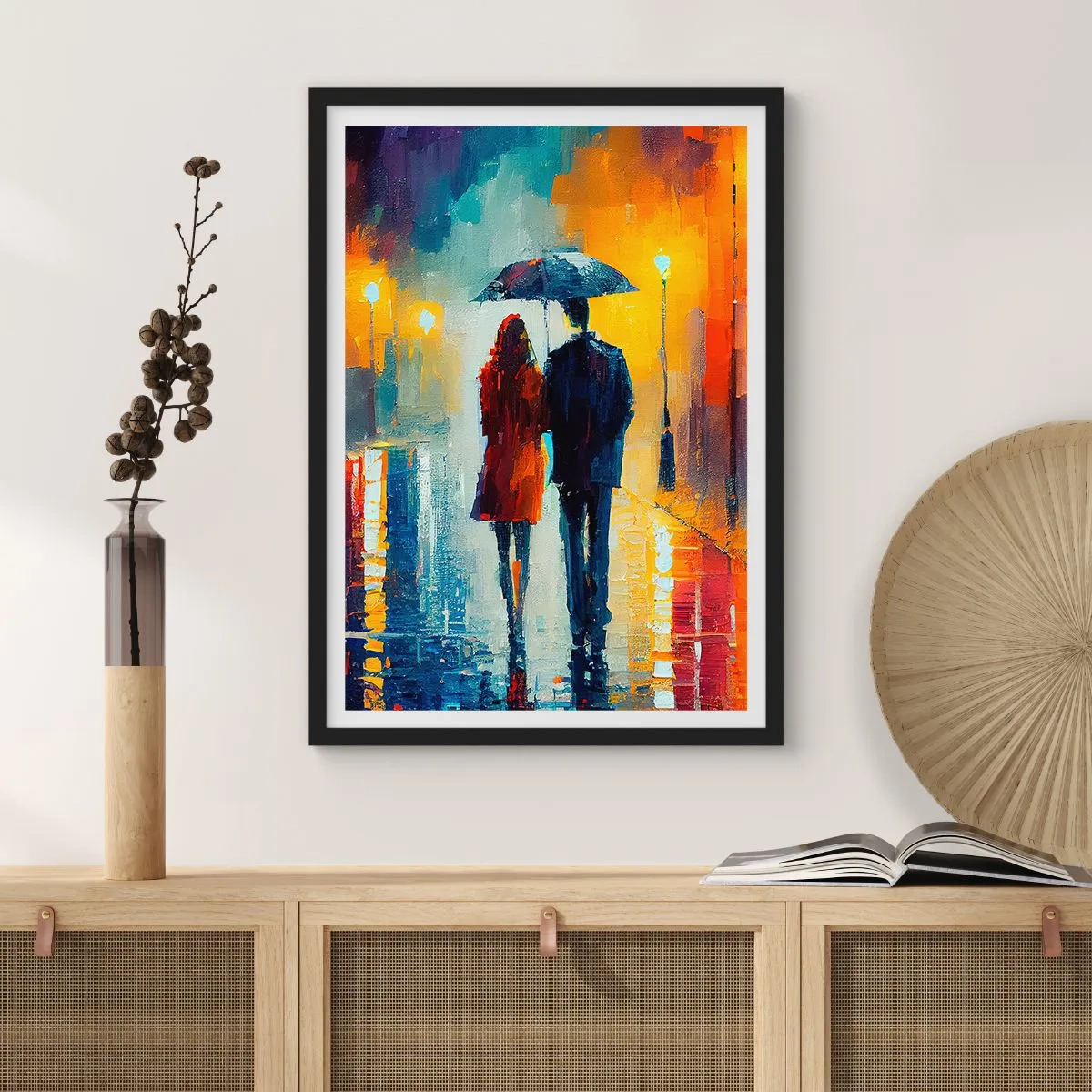 Plakat w czarnej ramie - Para z parasolem na deszczu, spacerująca po miejskiej ulicy - 50x70cm - Razem – kolorowa noc - Nowoczesna dekoracja ścienna do salonu i sypialni ARTTOR