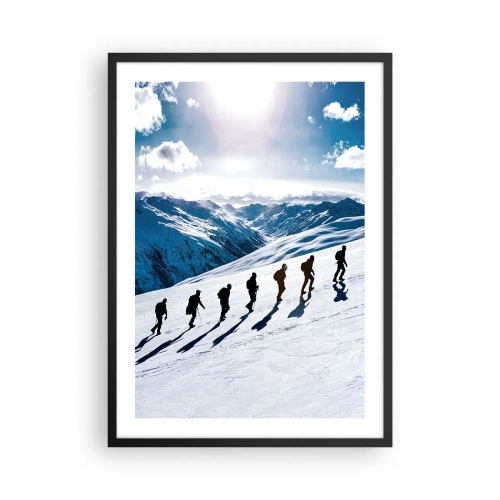 Plakat w czarnej ramie - Wędrowcy na ośnieżonym stoku górskim w pełnym słońcu - 50x70cm - Drużyna zdobywców - Nowoczesna dekoracja ścienna do salonu i sypialni ARTTOR