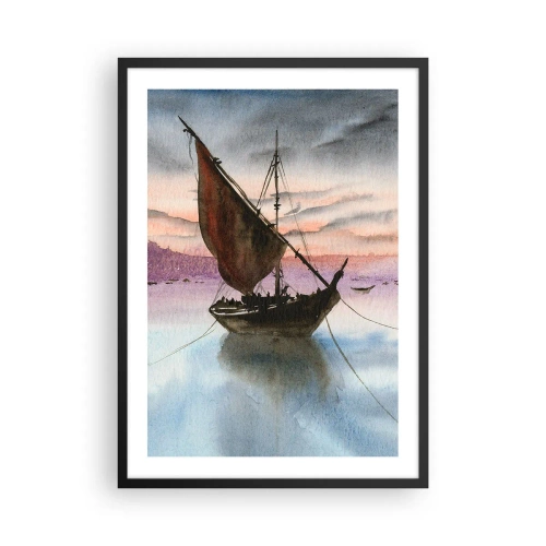 Plakat w czarnej ramie - Żaglowiec na spokojnej wodzie w świetle zachodu słońca - 50x70cm - Wieczór w porcie - Nowoczesna dekoracja ścienna do salonu i sypialni ARTTOR