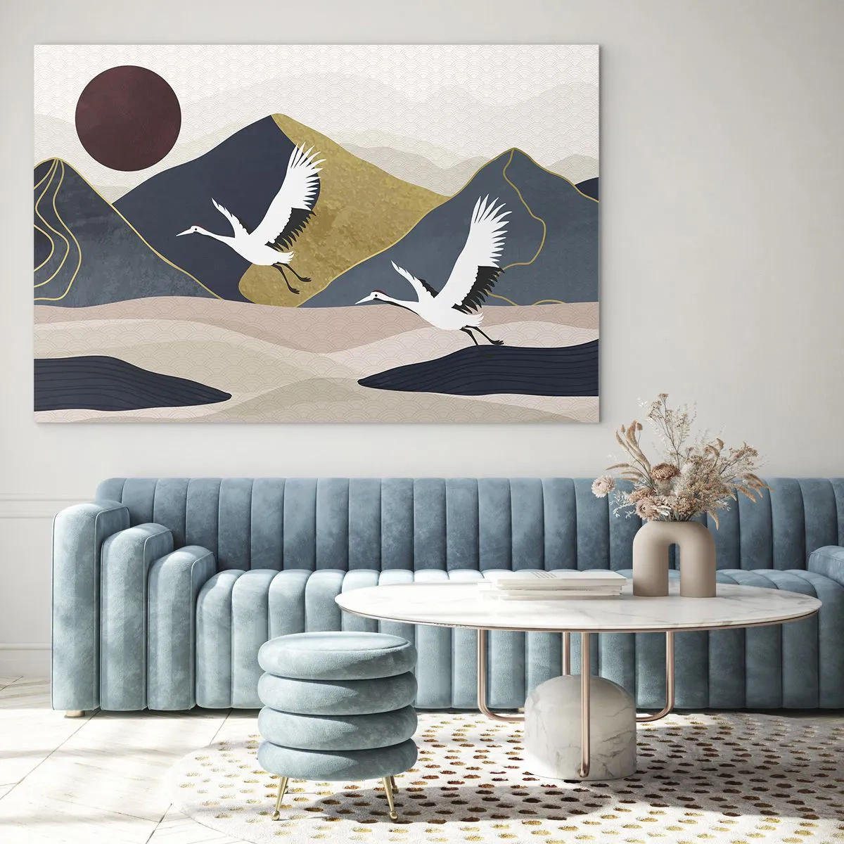 Obraz na szkle - Dwa żurawie lecące nad falistym krajobrazem z czerwonym słońcem - 70x50cm - I znowu ZLECIAŁ dzień - Nowoczesna dekoracja ścienna do salonu i sypialni ARTTOR