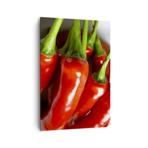 Obraz na płótnie - Zbliżenie na czerwone papryczki chili z zielonymi ogonkami - 70x100cm - Soczyste, błyszczące, gładkie - Nowoczesna dekoracja ścienna do salonu i sypialni ARTTOR