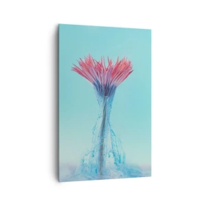 Obraz na płótnie - Różowo-niebieski kwiat w artystycznej aranżacji na tle pastelowym - 80x120cm - W ożywczym objęciu - Nowoczesna dekoracja ścienna do salonu i sypialni ARTTOR