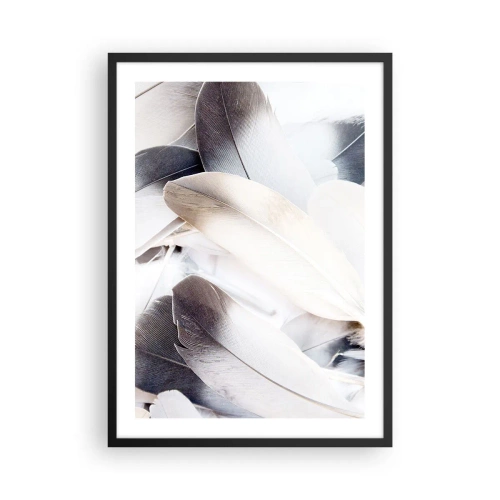 Plakat w czarnej ramie - Delikatne pióra w jasnej, minimalistycznej kompozycji - 50x70cm - Niemal anielskie - Nowoczesna dekoracja ścienna do salonu i sypialni ARTTOR