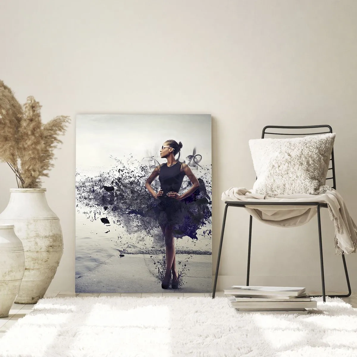 Obraz na szkle - Kobieta w artystycznej kompozycji na tle wody - 80x120cm - Afrykańska Wenus - Nowoczesna dekoracja ścienna do salonu i sypialni ARTTOR