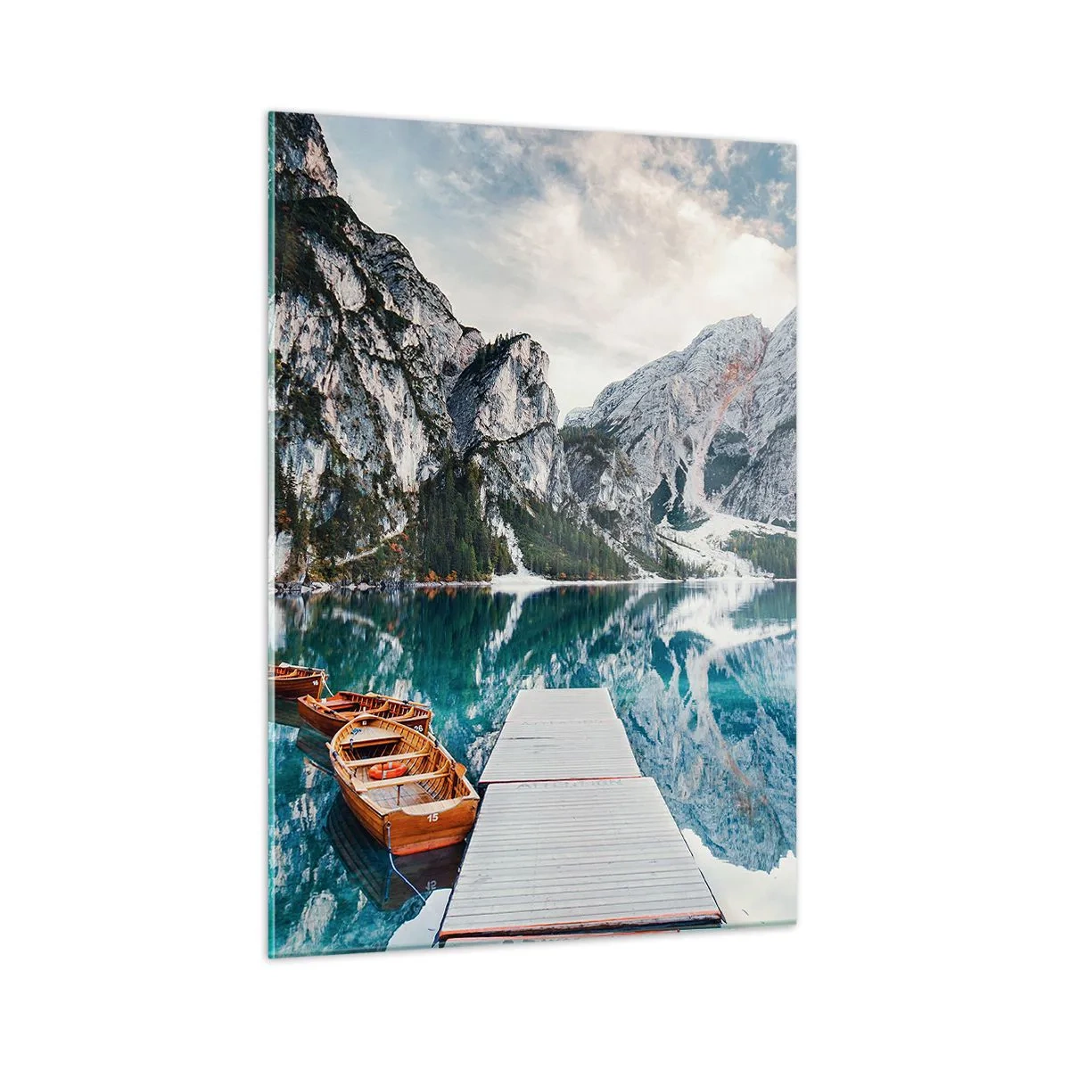 Obraz na szkle - Drewniany pomost nad turkusowym jeziorem w górach - 50x70cm - Pokażemy ci piękno - Nowoczesna dekoracja ścienna do salonu, kuchni i sypialni ARTTOR