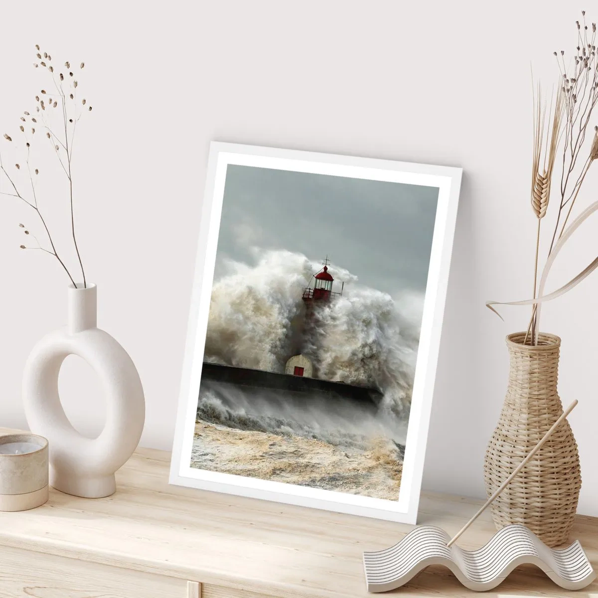 Plakat w białej ramie - Gniew oceanu - 61x91 cm