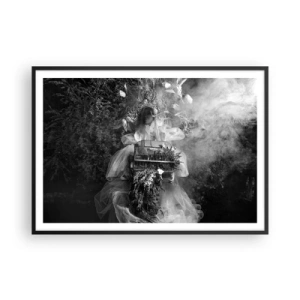 Plakat w czarnej ramie - Czarno-biała kompozycja z postacią w sukni i klatką wśród mgły - 100x70cm - Sama Matka – Natura - Nowoczesna dekoracja ścienna do salonu i sypialni ARTTOR