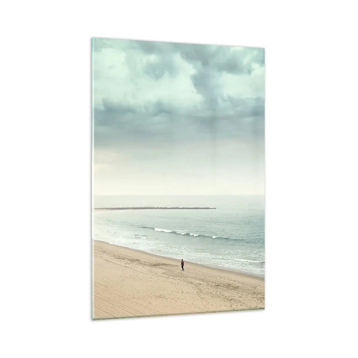 Obraz na szkle - Samotna postać na opustoszałej plaży przy spokojnym morzu - 80x120cm - w poszukiwaniu spokoju - Nowoczesna dekoracja ścienna do salonu i sypialni ARTTOR