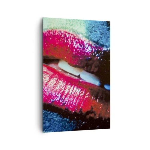 Obraz na płótnie - Zbliżenie kolorowych, błyszczących ust na artystycznym tle - 80x120cm - Zmysłowe i niepokojące - Nowoczesna dekoracja ścienna do salonu i sypialni ARTTOR