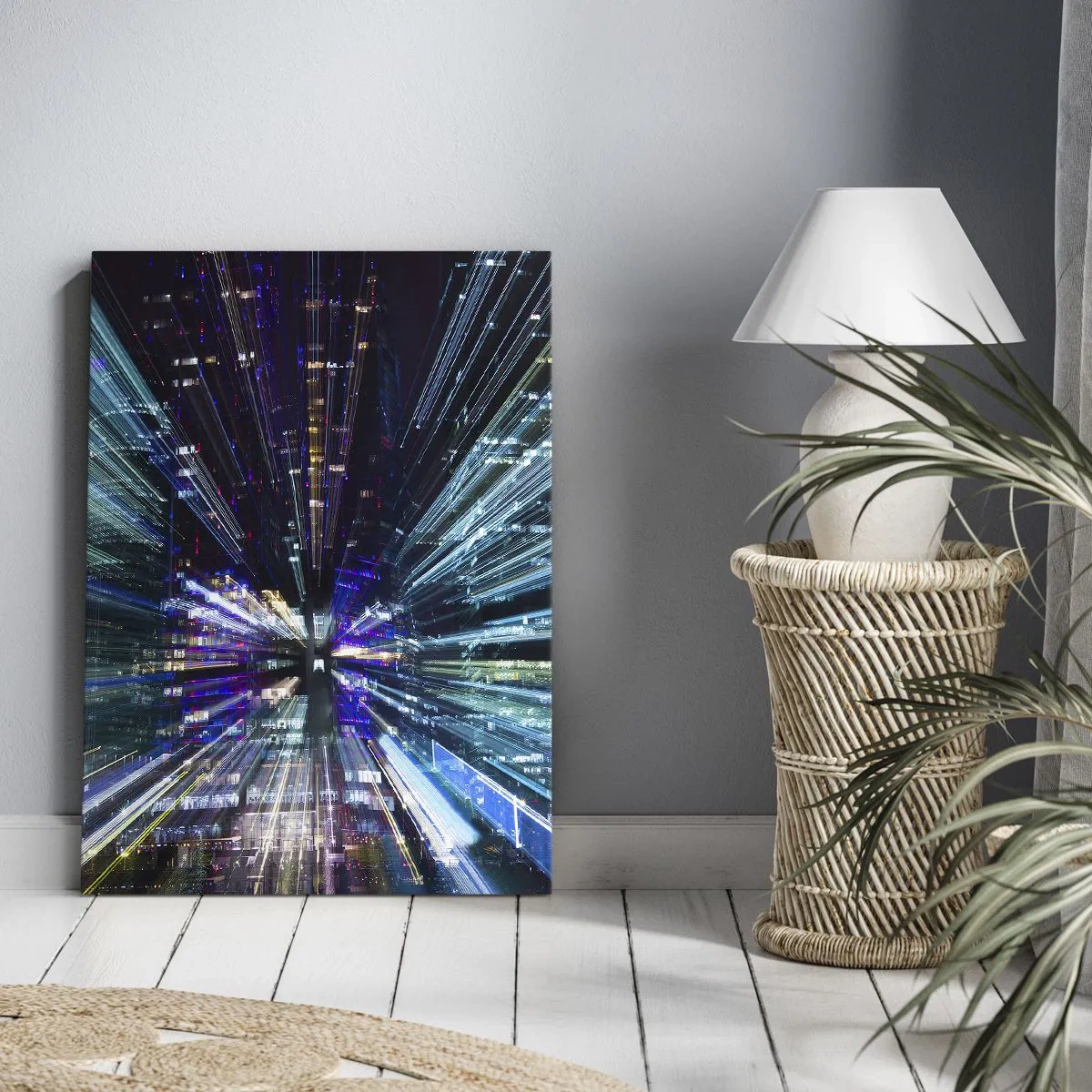 Obraz na płótnie - Dynamiczny efekt świetlnych smug w futurystycznym mieście nocą - 50x70cm - Przejście w nadprzestrzeń - Nowoczesna dekoracja ścienna do salonu, kuchni i sypialni ARTTOR