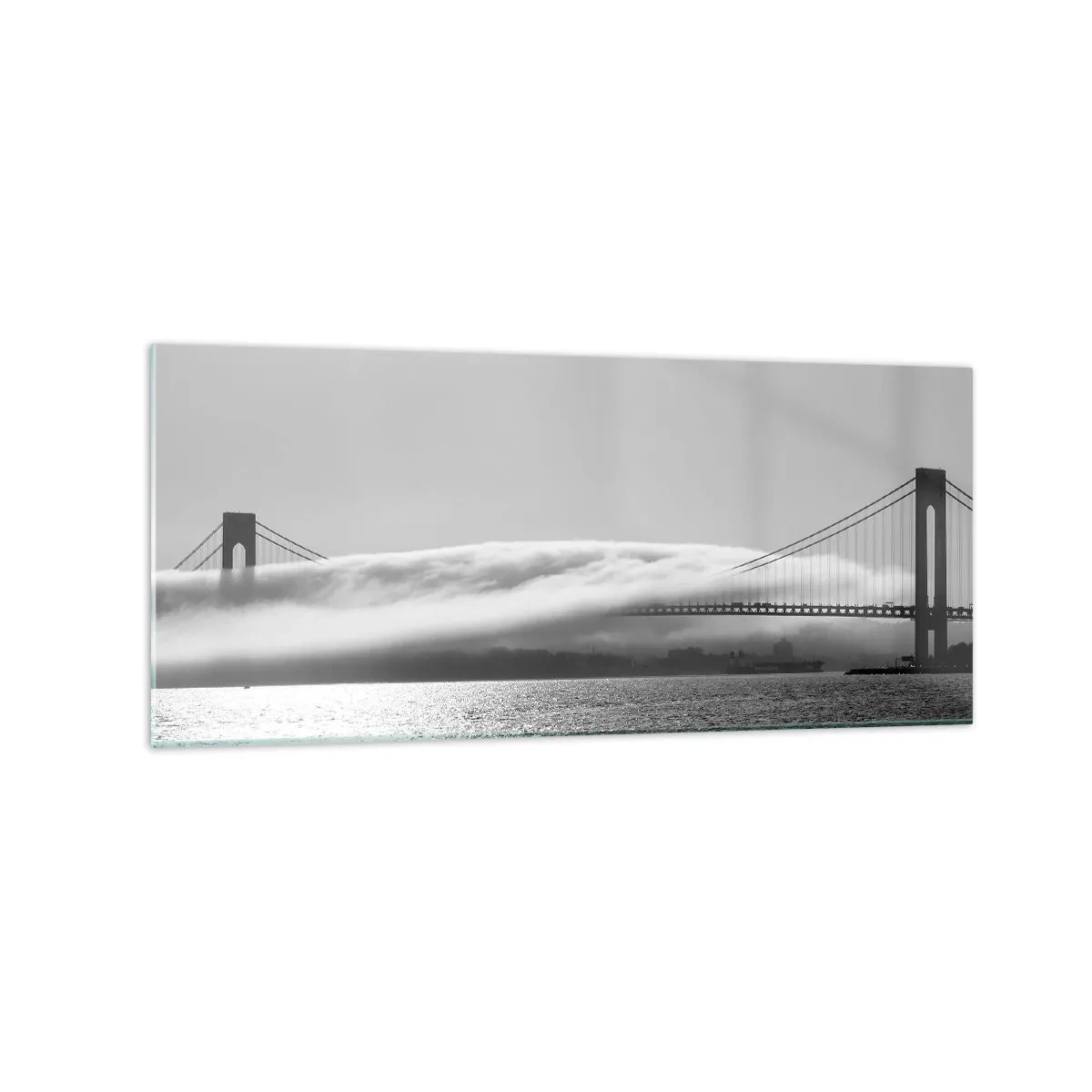 Obraz na szkle - Most nad wodą spowity mgłą w czarno-białym ujęciu - 120x50cm - Przepłynąć przez Złote Wrota - Nowoczesna dekoracja ścienna do salonu i sypialni ARTTOR