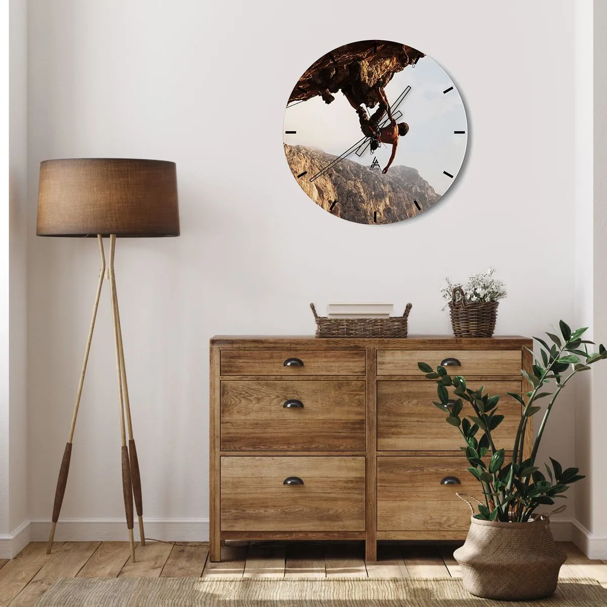 Zegar ścienny - Wspinaczka na klifie z widokiem na góry - 30x30cm - Świat skurczony w garści na obrywie głazu - Nowoczesna dekoracja ścienna do salonu, kuchni i sypialni ARTTOR