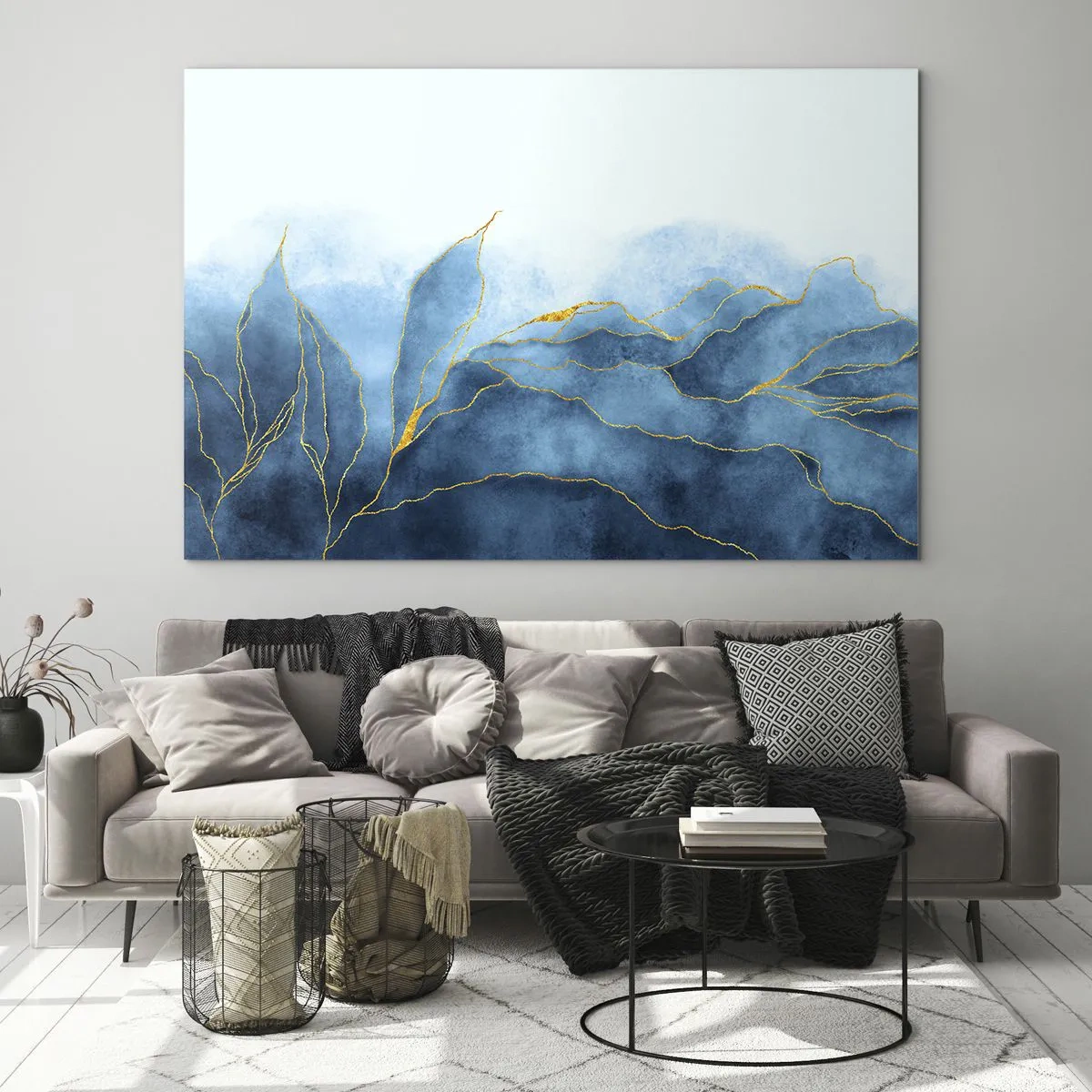 Obraz na szkle - Abstrakcyjne błękitne kształty z delikatnymi złotymi liniami - 70x50cm - Błękit w złocie - Nowoczesna dekoracja ścienna do salonu i sypialni ARTTOR