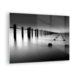 Obraz na szkle - Minimalistyczny pomost na spokojnej wodzie w czerni i bieli - 70x50cm - Szara dal we mgle - Nowoczesna dekoracja ścienna do salonu i sypialni ARTTOR