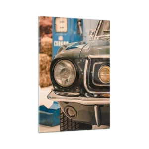 Obraz na szkle - Kultowy samochód retro w klasycznym otoczeniu - 70x100cm - Spotkanie z legendą - Nowoczesna dekoracja ścienna do salonu i sypialni ARTTOR