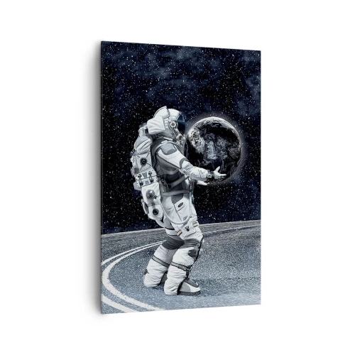 Obraz na płótnie - Astronauta z Ziemią na tle gwiaździstego nieba - 80x120cm - Na Mlecznej Drodze - Nowoczesna dekoracja ścienna do salonu i sypialni ARTTOR