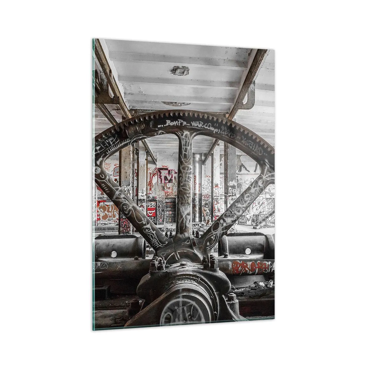 Obraz na szkle - Zabytkowe wnętrze industrialne z kołem zębatym - 50x70cm - Sekretne życie fabryki - Nowoczesna dekoracja ścienna do salonu, kuchni i sypialni ARTTOR