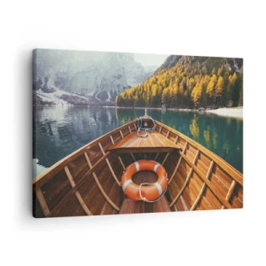 Obraz na płótnie - Drewniana łódź na górskim jeziorze otoczonym lasem - 70x50cm - Górska wycieczka - Nowoczesna dekoracja ścienna do salonu i sypialni ARTTOR