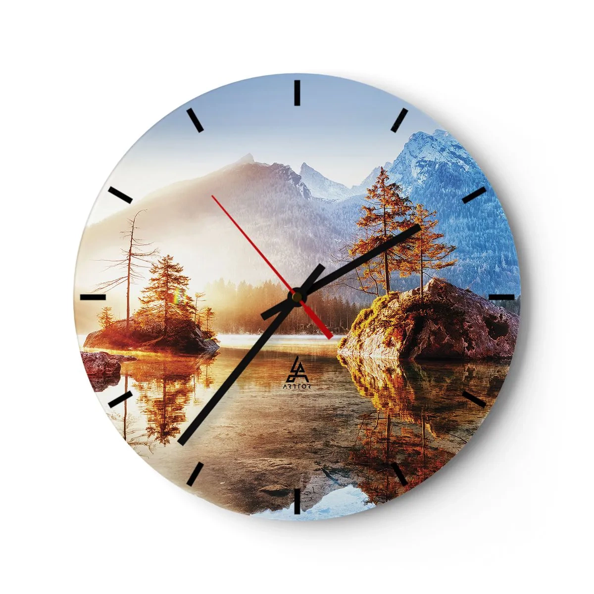 Zegar ścienny - Górskie jezioro z wyspami i drzewami w promieniach słońca - 30x30cm - Natura w nowym świetle - Nowoczesna dekoracja ścienna do salonu, kuchni i sypialni ARTTOR