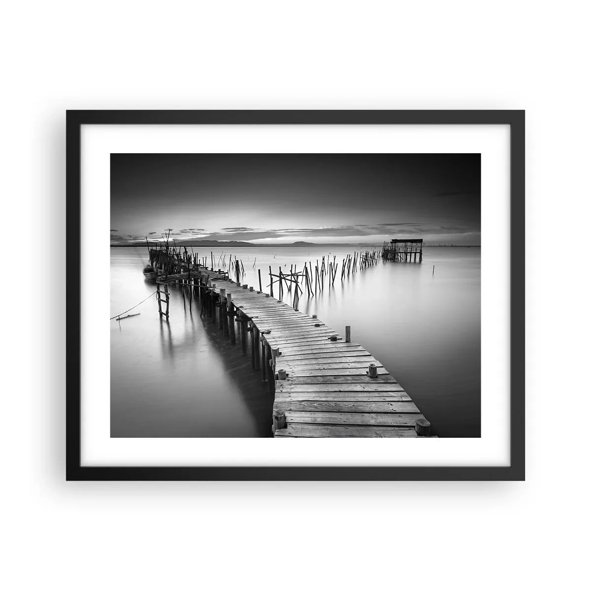 Plakat w czarnej ramie - Spokój zapomnianego brzegu - 50x40 cm