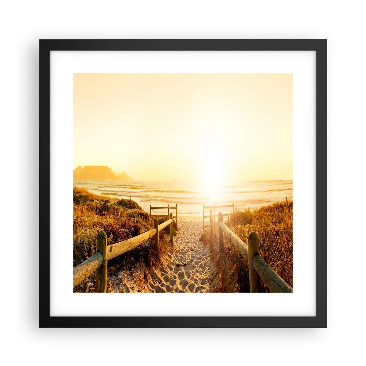 Plakat w czarnej ramie - Przez wydmę, w stronę słońca - 40x40 cm