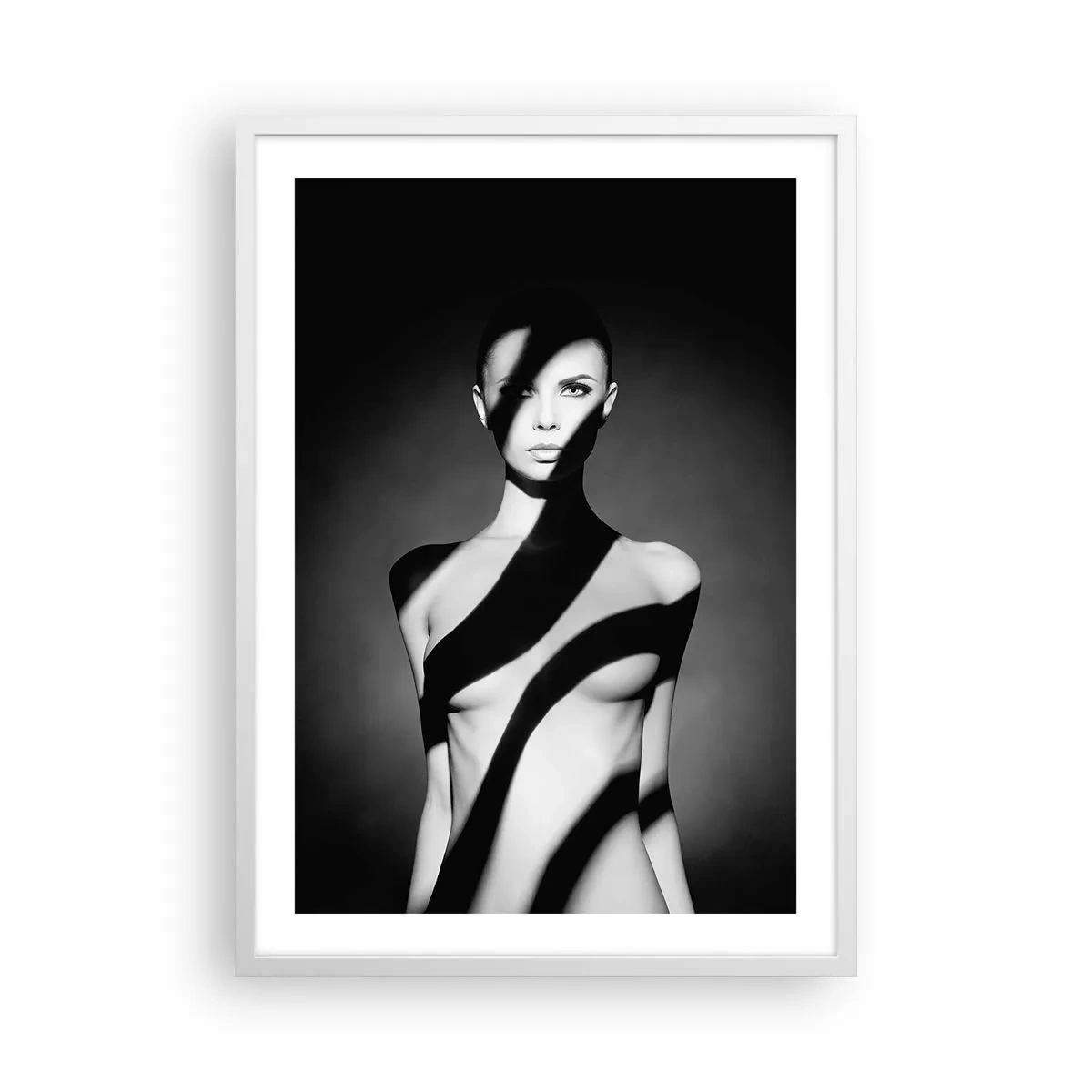 Plakat w białej ramie - W blasku i w cieniu - 50x70 cm