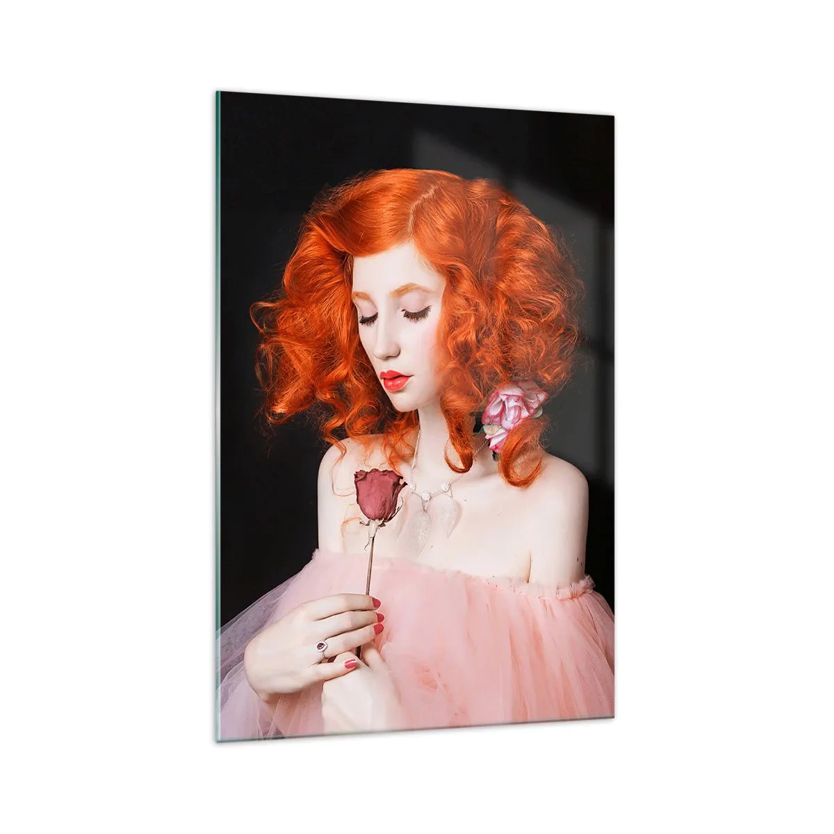 Obraz na szkle - Kobieta z rudymi włosami trzymająca różę - 70x100cm - W barokowym stylu - Nowoczesna dekoracja ścienna do salonu i sypialni ARTTOR