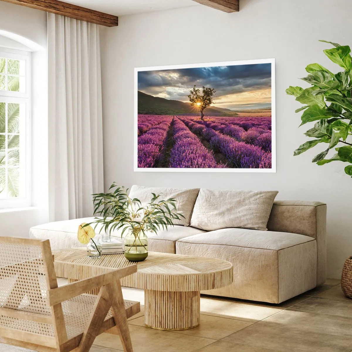 Plakat - Pole lawendy z samotnym drzewem o zachodzie słońca - 100x70cm - Aromat w kolorze lila - Nowoczesna dekoracja ścienna do salonu i sypialni ARTTOR