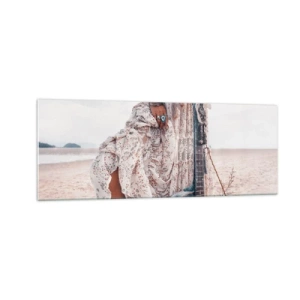 Obraz na szkle - Kobieta w stylu boho z gitarą na plaży - 140x50cm - Dzieci kwiaty w drodze - Nowoczesna dekoracja ścienna do salonu i sypialni ARTTOR