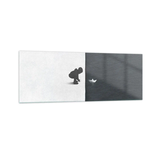 Obraz na szkle - Postać dziecka z papierową łódką na tle kontrastowych połówek - 140x50cm - Wielka wyprawa - Nowoczesna dekoracja ścienna do salonu i sypialni ARTTOR