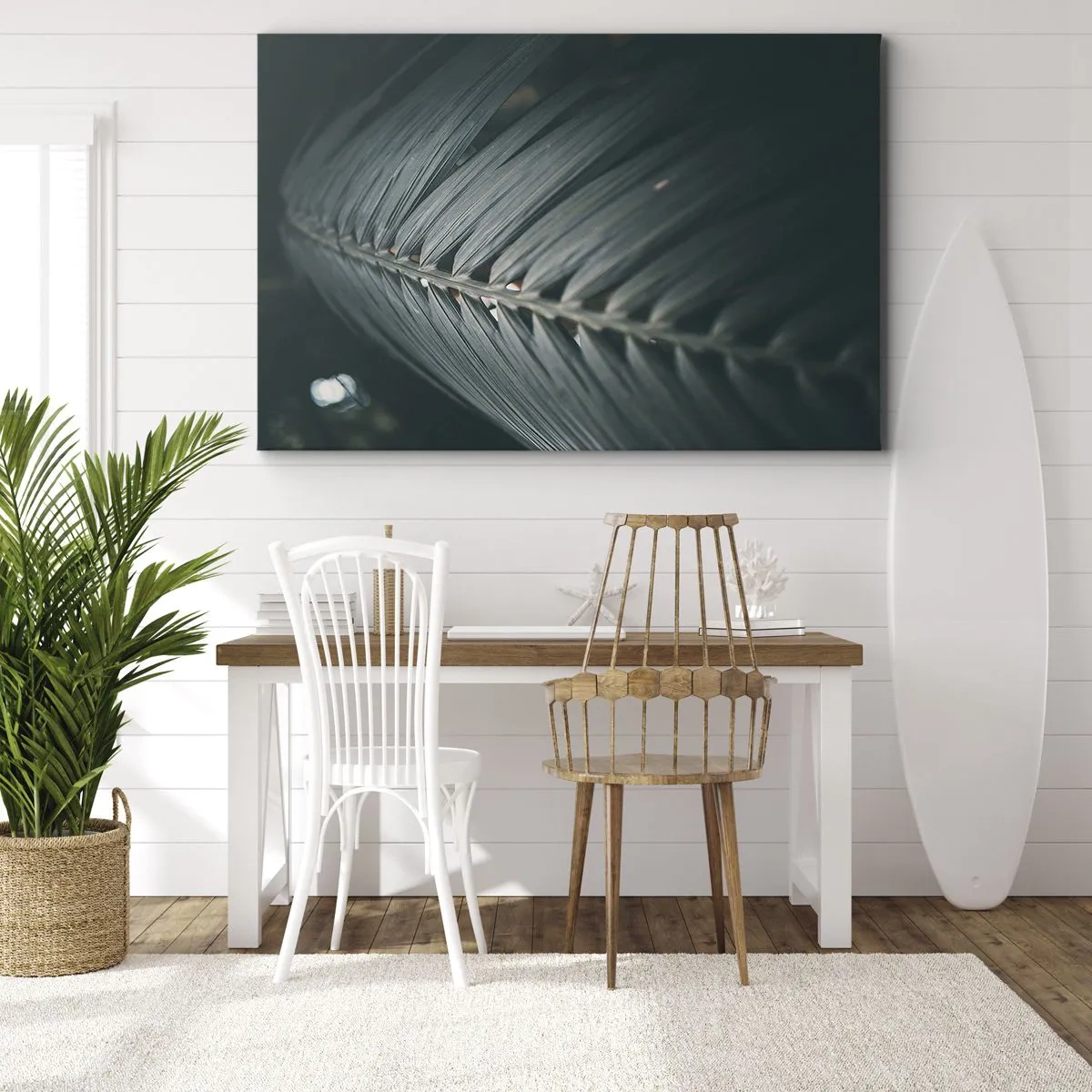 Obraz na płótnie - Zbliżenie na detal liścia palmowego w ciemnej tonacji - 70x50cm - Precyzja natury - Nowoczesna dekoracja ścienna do salonu i sypialni ARTTOR