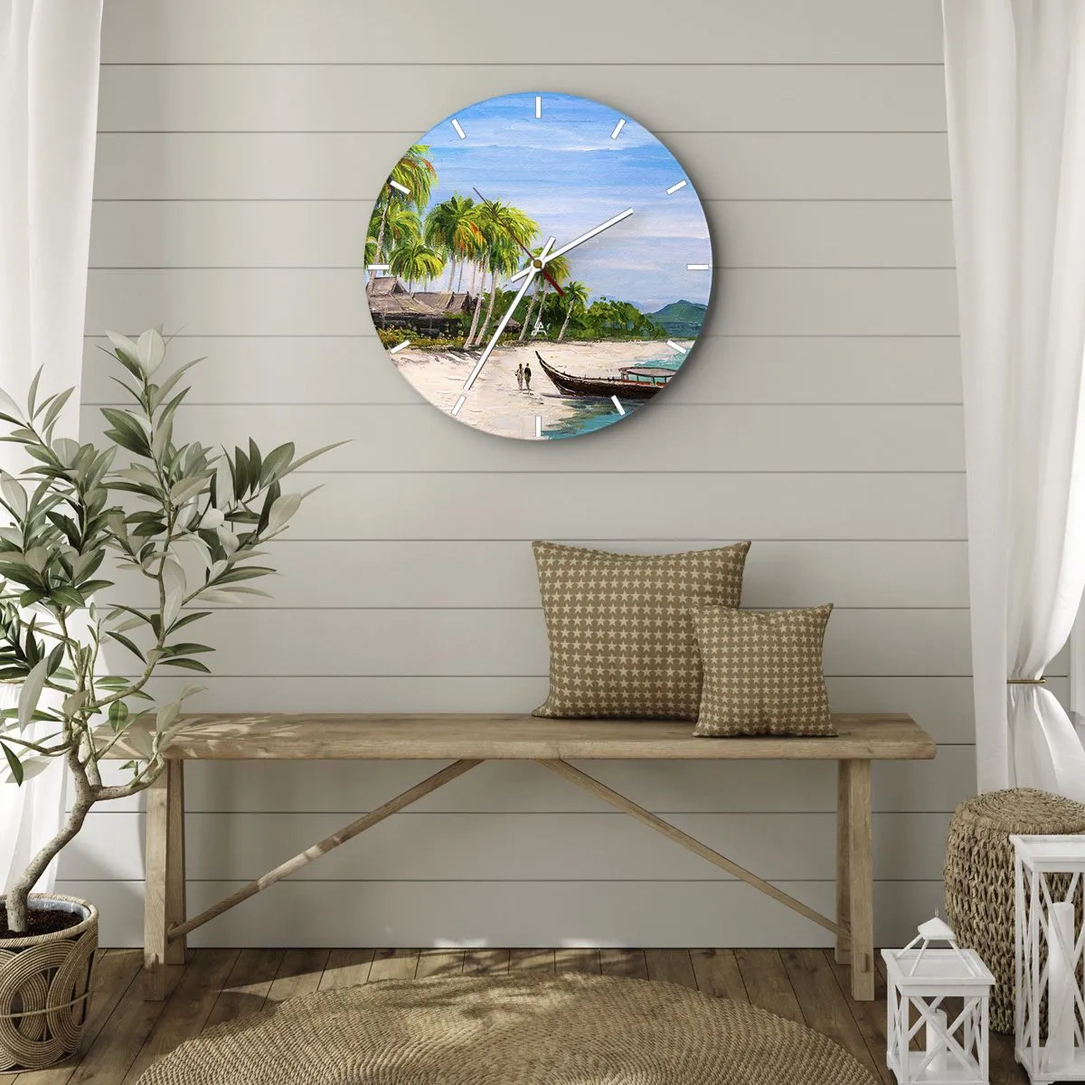 Zegar ścienny - Plaża z palmami, łodzią i egzotyczną zabudową w tle - 30x30cm - Egzotyczny sen - Nowoczesna dekoracja ścienna do salonu, kuchni i sypialni ARTTOR
