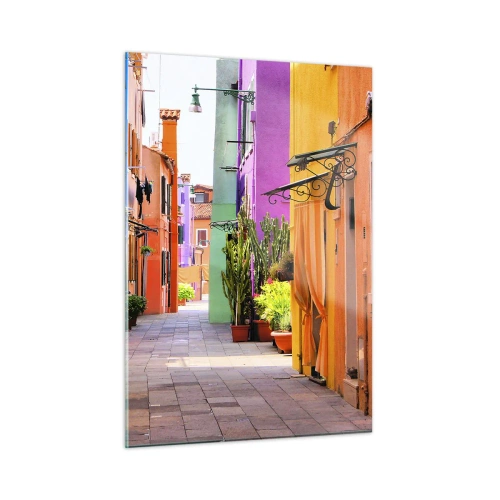 Obraz na szkle - Kolorowa uliczka z kamienicami w ciepłych odcieniach - 50x70cm - Tęczowy zaułek - Nowoczesna dekoracja ścienna do salonu, kuchni i sypialni ARTTOR