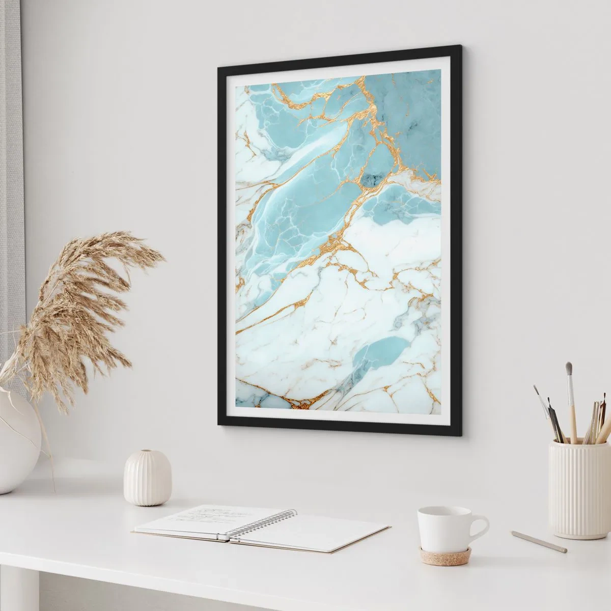 Plakat w czarnej ramie - Elegancki marmur w odcieniach błękitu i złota - 50x70cm - Bogactwo kamienia - Nowoczesna dekoracja ścienna do salonu i sypialni ARTTOR
