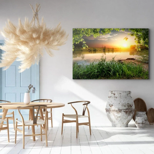 Obraz na płótnie - Pejzaż w zielonej ramie - Zielony krajobraz z jeziorem o zachodzie słońca - 70x50cm