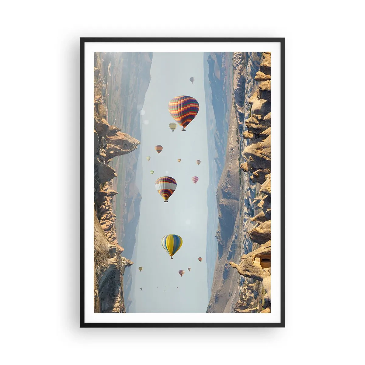 Plakat w czarnej ramie - Tu wszystko jest możliwe - 70x100 cm