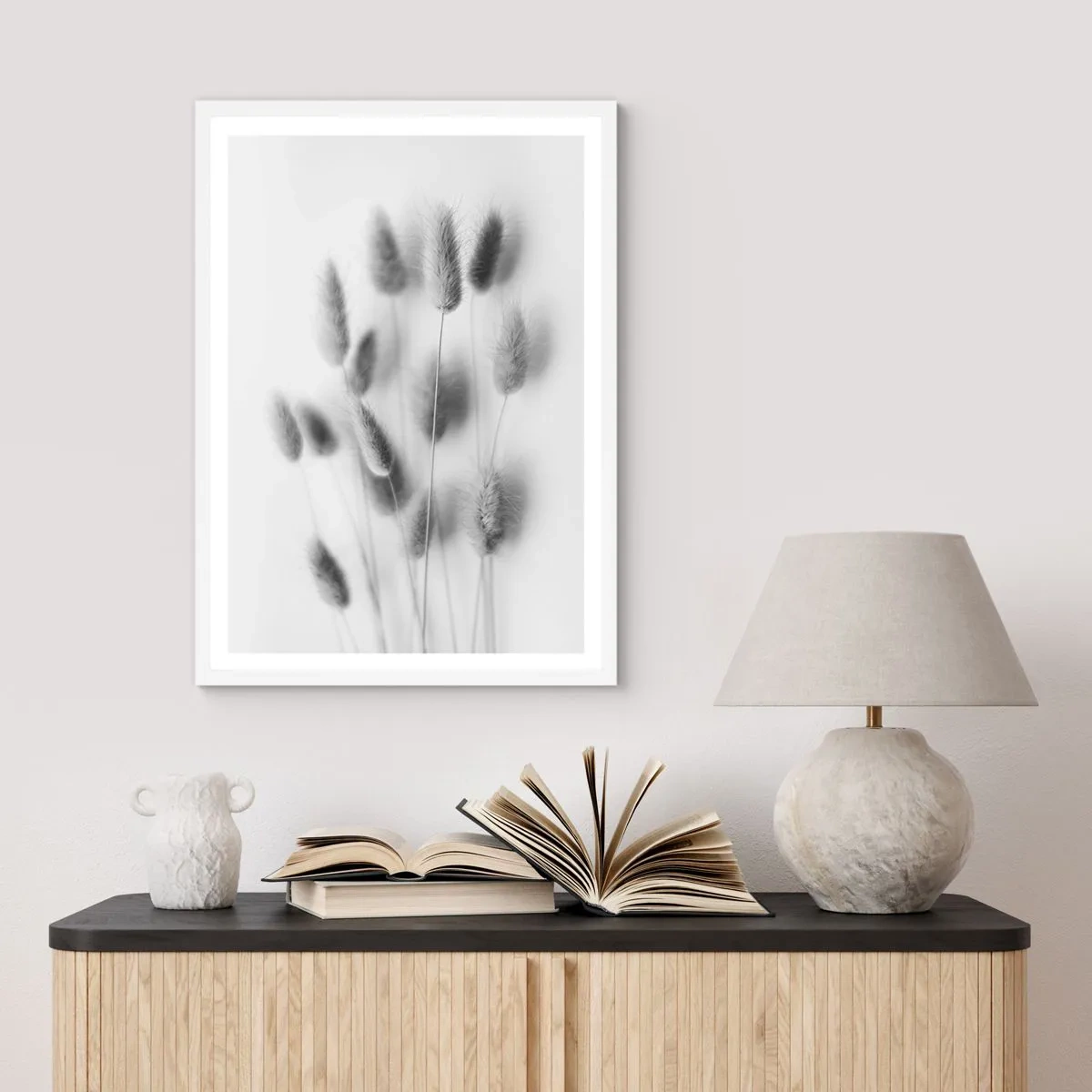 Plakat w białej ramie - Jej puszystość trawa - 61x91 cm