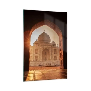 Obraz na szkle - Taj Mahal w promieniach słońca widziany z łuku bramy - 80x120cm - Pomnik nieziemskiej miłości - Nowoczesna dekoracja ścienna do salonu i sypialni ARTTOR