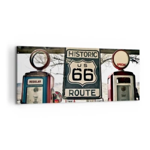 Obraz na płótnie - Historyczna stacja benzynowa z symbolem Route 66 - 120x50cm - Amerykańska retro podróż - Nowoczesna dekoracja ścienna do salonu i sypialni ARTTOR