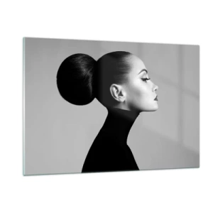 Obraz na szkle - Stylowa kobieta w czerni na tle w odcieniach szarości - 120x80cm - Współczesna Nefretete - Nowoczesna dekoracja ścienna do salonu, kuchni i sypialni ARTTOR