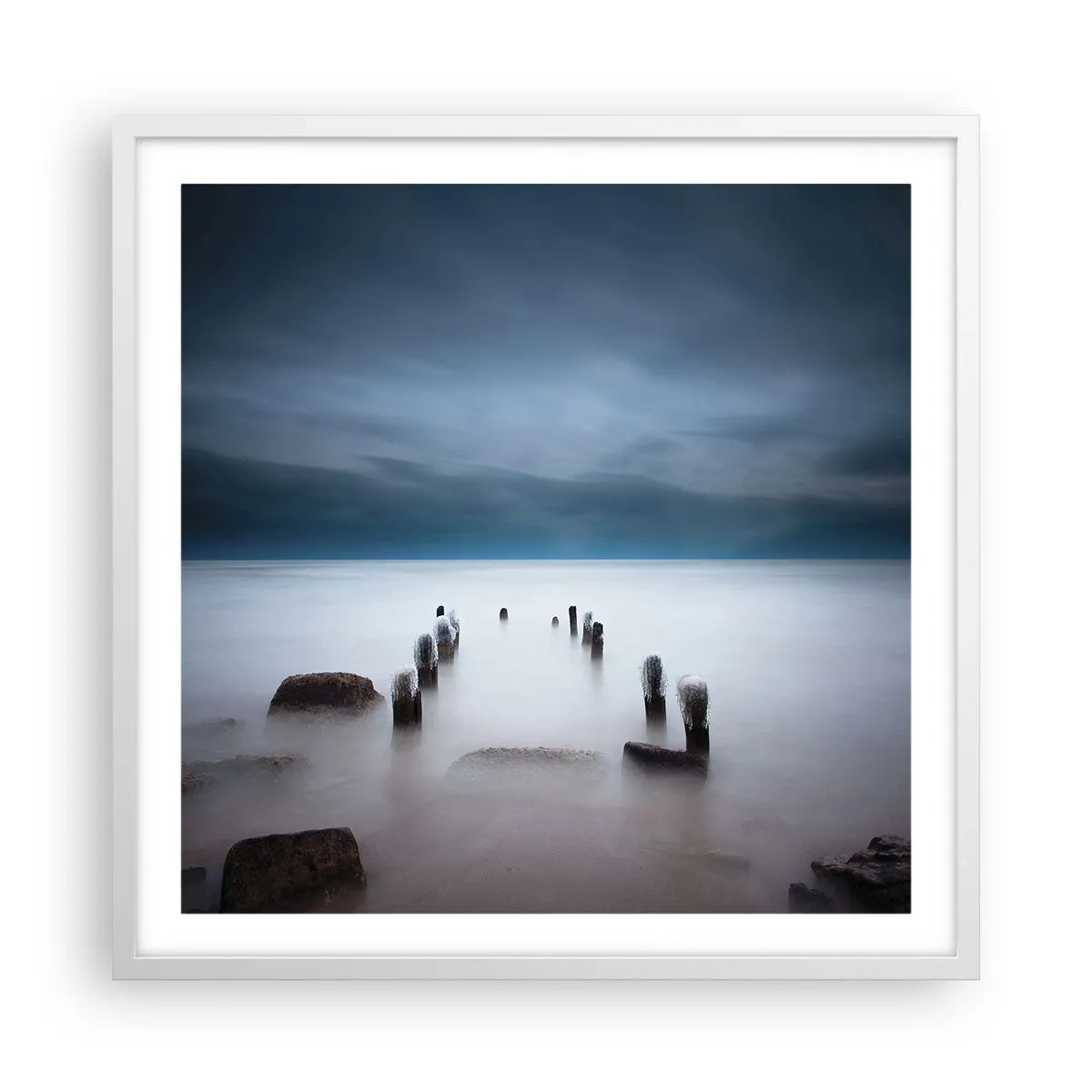 Plakat w białej ramie - Zamyślone jezioro - 60x60 cm