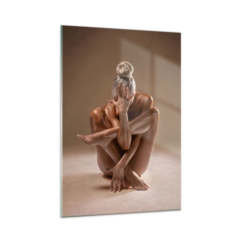 Obraz na szkle - Zmysłowa kobieta w pozie artystycznej na tle cienia - 50x70cm - Jedność ciała i ducha - Nowoczesna dekoracja ścienna do salonu, kuchni i sypialni ARTTOR