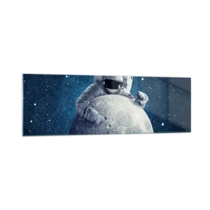 Obraz na szkle - Astronauta trzymający księżyc na tle rozgwieżdżonego nieba - 160x50cm - Kosmiczny żartowniś - Nowoczesna dekoracja ścienna do salonu i sypialni ARTTOR