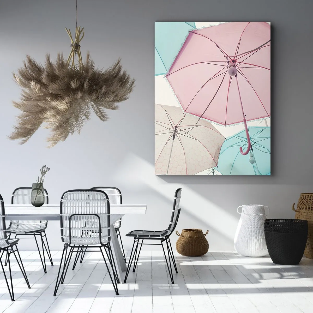 Obraz na płótnie - Pastelowe parasolki na jasnym tle - 50x70cm - Czasem słońce, czasem deszcz - Nowoczesna dekoracja ścienna do salonu, kuchni i sypialni ARTTOR