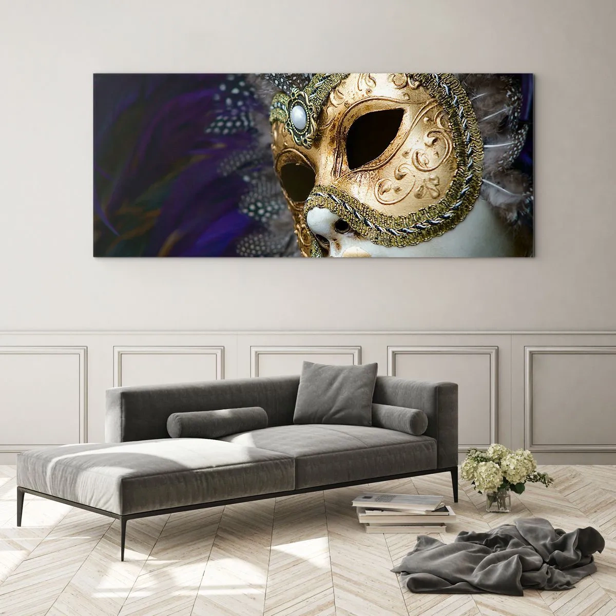Obraz na szkle - Złota maska wenecka z ozdobnymi piórami i ornamentami - 140x50cm - Portret wenecki w złocie - Nowoczesna dekoracja ścienna do salonu i sypialni ARTTOR