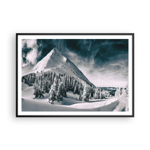 Plakat w czarnej ramie - Ośnieżony szczyt górski otoczony zimowym lasem - 100x70cm - Kraina śniegu i lodu - Nowoczesna dekoracja ścienna do salonu i sypialni ARTTOR