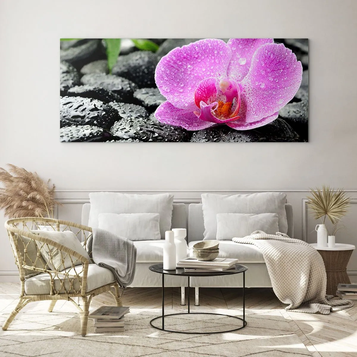 Obraz na szkle - Różowa orchidea na mokrych czarnych kamieniach z zielonymi liśćmi - 120x50cm - Jak otwarte serce - Nowoczesna dekoracja ścienna do salonu i sypialni ARTTOR