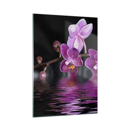 Obraz na szkle - Fioletowe orchidee odbijające się w wodzie - 50x70cm - Liliowe odbicie piękna - Nowoczesna dekoracja ścienna do salonu, kuchni i sypialni ARTTOR